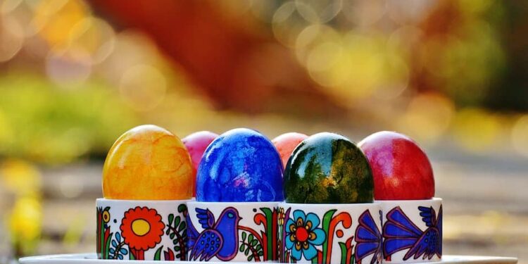 14 ideas creativas de búsqueda de huevos de Pascua para todas las edades