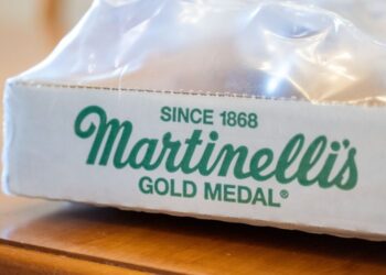 El jugo de manzana distribuido en 28 estados retiró sobre la contaminación potencial con un compuesto tóxico: FDA