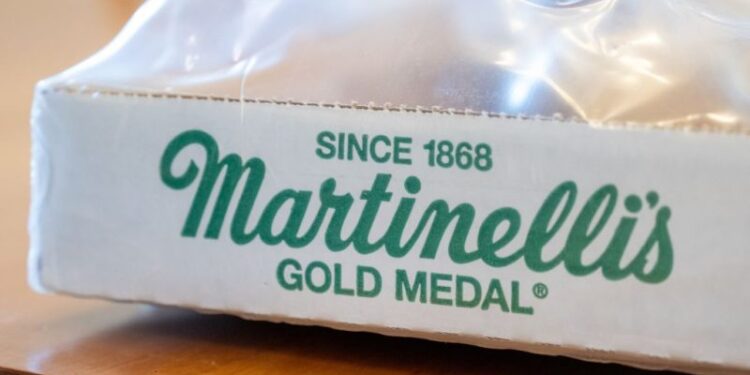 El jugo de manzana distribuido en 28 estados retiró sobre la contaminación potencial con un compuesto tóxico: FDA