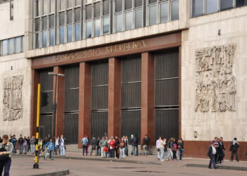 Los grupos empresariales dicen que la falta de confianza en Colombia llevó a una caída en la inversión extranjera en 2024