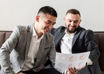 ¿Cómo deberían invertir los jóvenes canadienses en bonos?