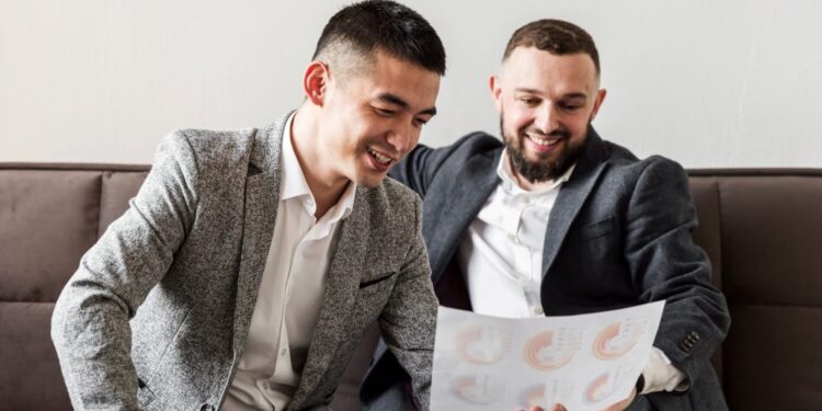 ¿Cómo deberían invertir los jóvenes canadienses en bonos?