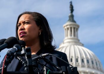 Washington, DC anuncia ‘medidas extraordinarias’ después de que la casa no pasa la solución del presupuesto