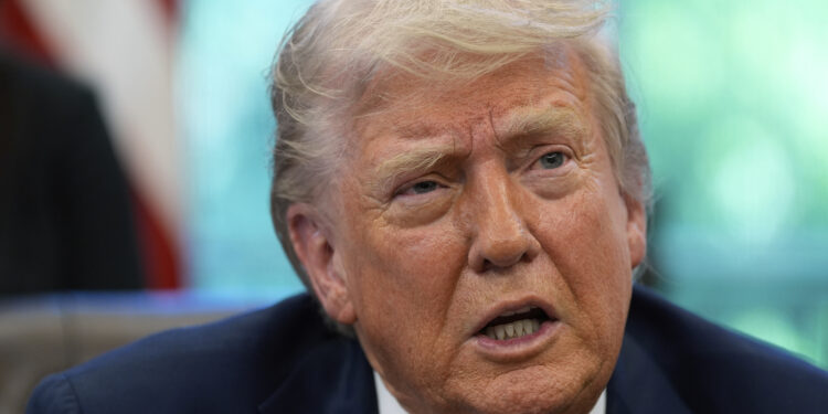 Trump dice que ha negociado 200 acuerdos comerciales, pero no dirá con quién