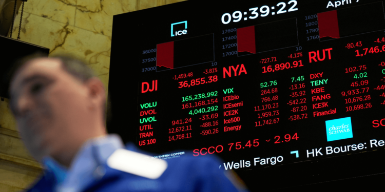 Cómo mantener el curso con su plan de jubilación durante la volatilidad del mercado