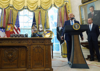 ‘No hay un libro de jugadas para esto’: Trump Alies Press Sec en negocios