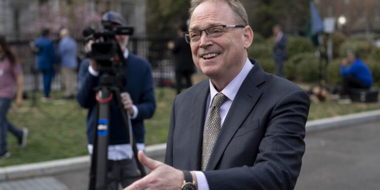 Funcionarios estadounidenses: Trump ha sido inundado de solicitudes de conversaciones comerciales