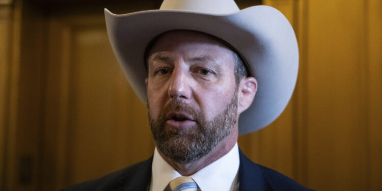 Mullin, Coons se mantiene en mensaje en las tarifas de Trump