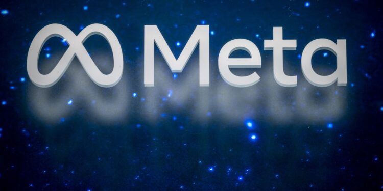 Meta y la FTC se enfrentan en la corte por reclamos de monopolio: NPR