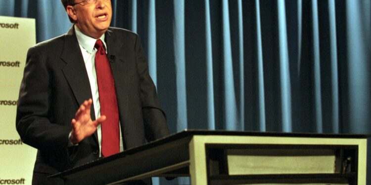 El estuche antimonopolio de Microsoft arroja una sombra sobre la prueba de Google: NPR