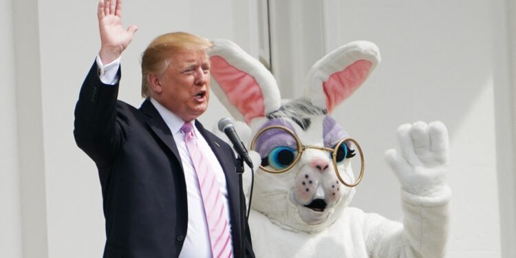 La Casa Blanca solicita patrocinadores corporativos para el rollo de huevo de Pascua: NPR