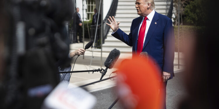 ‘Todos están aterrorizados’: los funcionarios de negocios y gubernamentales tienen miedo de cruzar a Trump en los aranceles