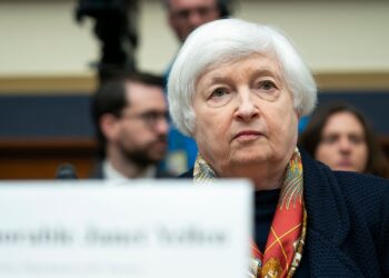 Yellen: Trump ‘ha llevado una bola de demolición’ a la economía con la guerra comercial