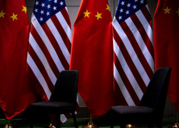 EE. UU. Y China profundizan en la guerra comercial, sin planes para conversaciones formales