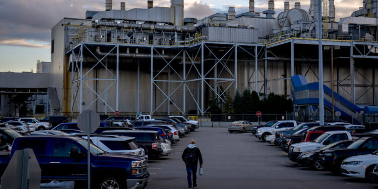 Ford dice que los aranceles le costarán a la compañía $ 1.5 mil millones en 2025