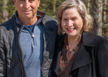 Después de años en el extranjero, llegaron a casa para una vida tranquila en el norte del estado de Nueva York