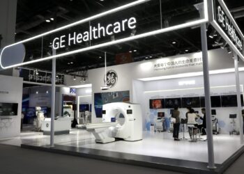 Acciones que realizan los movimientos más grandes del mediodía: NKE, SBUX, GEHC