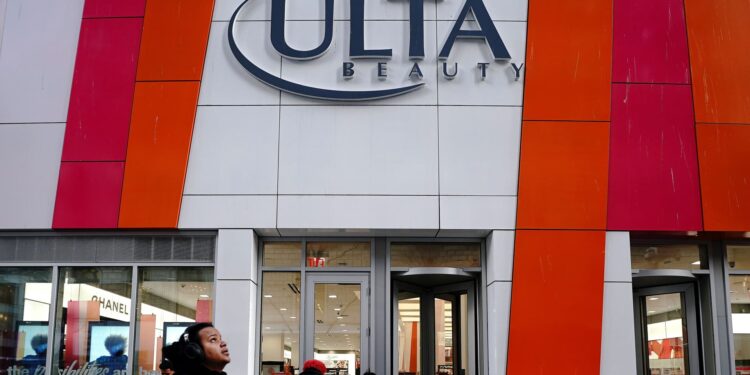 Las existencias que realizan los movimientos más grandes Premarket: Ulta, ABNB, GAP, AEO