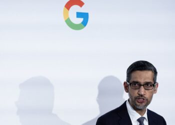 Acciones que realizan los movimientos más grandes del mediodía: Googl, Dis, Anet, SMCI