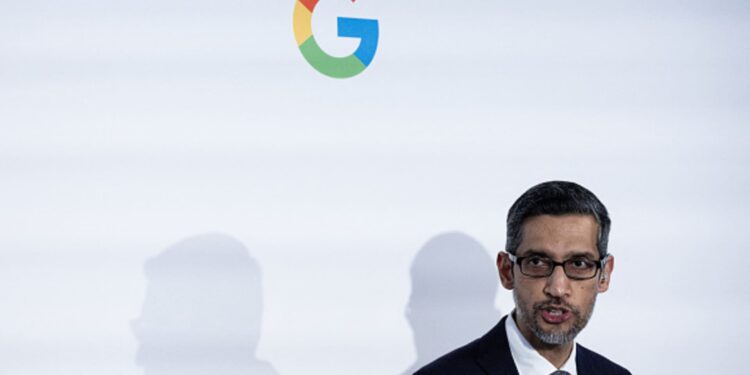 Acciones que realizan los movimientos más grandes del mediodía: Googl, Dis, Anet, SMCI