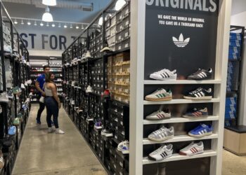 Adidas advierte que los aranceles conducirán a mayores costos en sus productos estadounidenses