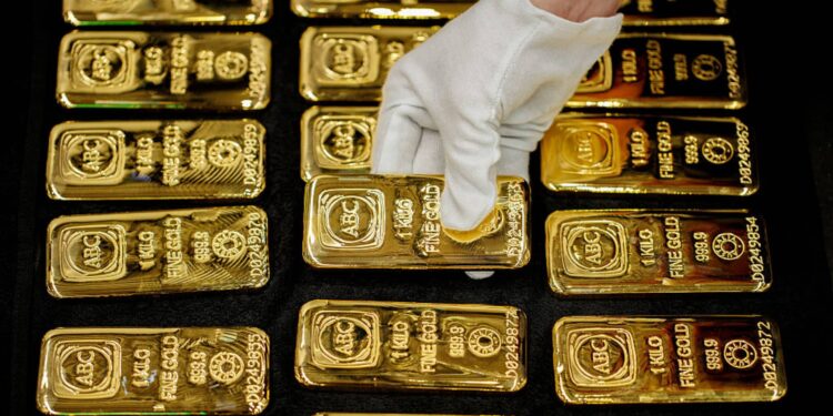 Bienes raíces y oro vs. acciones: la mejor inversión a largo plazo