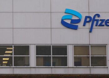 Amzn, Baba, MX, cinco