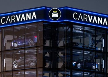 Acciones que realizan los movimientos más grandes del mediodía: APP, CVNA, Meli, Crox