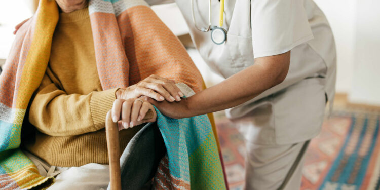 Por qué los costos de atención a largo plazo pueden ser un “gran problema”