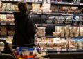 El sentimiento del consumidor se desliza al segundo más bajo registrado a medida que las expectativas de inflación saltan después de las tarifas