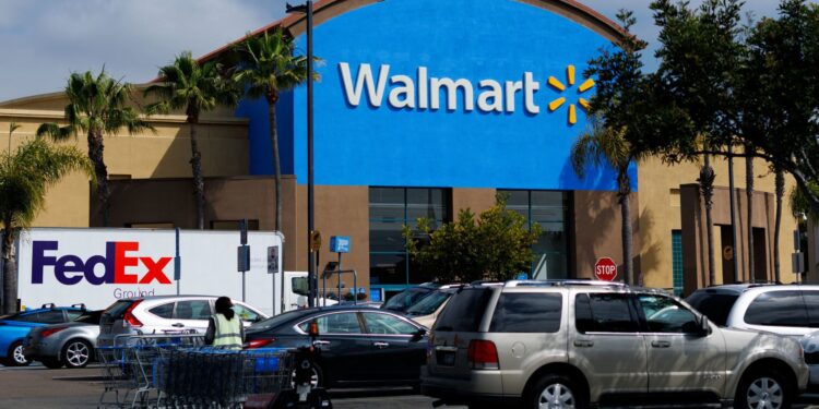 Acciones que realizan los mayores movimientos previos al mercado: Walmart, Netflix, Tesla, Reddit y más