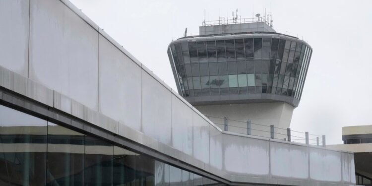 Mira: Duffy proporciona actualizaciones en el aeropuerto de Newark