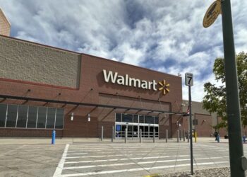 Trump regaña a Walmart por caminatas de precios: ‘Come las tarifas’