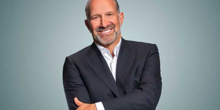 Newmark compra 11 millones de acciones de Howard Lutnick