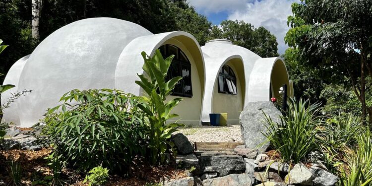 ¿Pueden las casas extravagantes llevar a Qlders en la escalera de la propiedad?