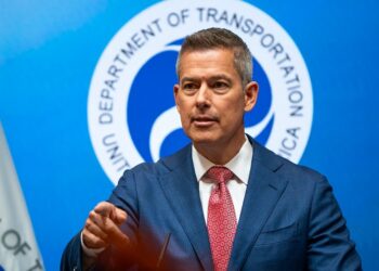 Nuevos controladores, pista planeada para el aeropuerto de Newark: Duffy