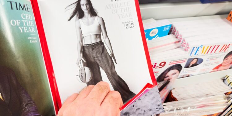 Desde Merch hasta Memes: 5 formas de capitalizar la fama de Caitlin Clark