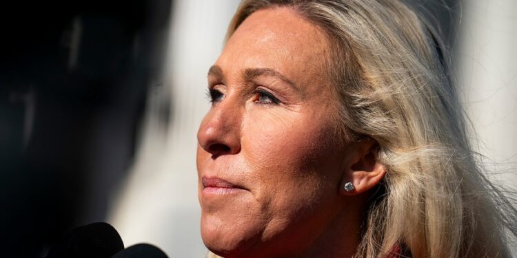 Marjorie Taylor Greene, Lawler obtiene salado en la lucha por las demandas fiscales