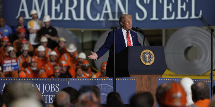 Trump dice que duplicará la tarifa de acero al 50 por ciento