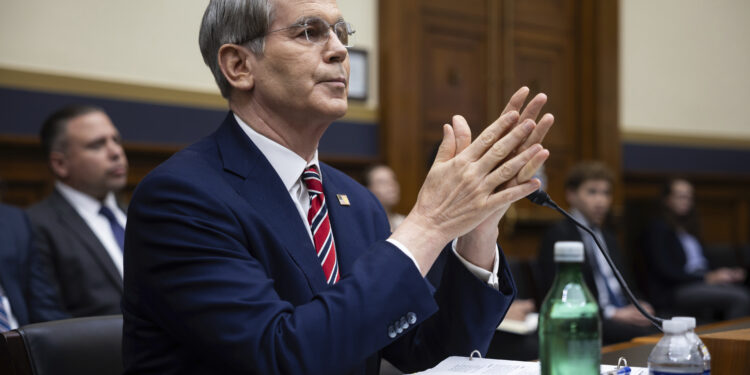 Trump señala la apertura para reducir las tarifas de China que se dirigen a las conversaciones de Suiza