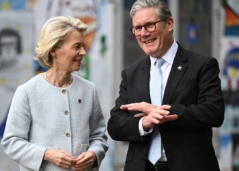 Gran Bretaña y la Unión Europea celebran la primera cumbre desde Brexit: NPR