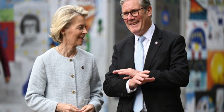 Gran Bretaña y la Unión Europea celebran la primera cumbre desde Brexit: NPR