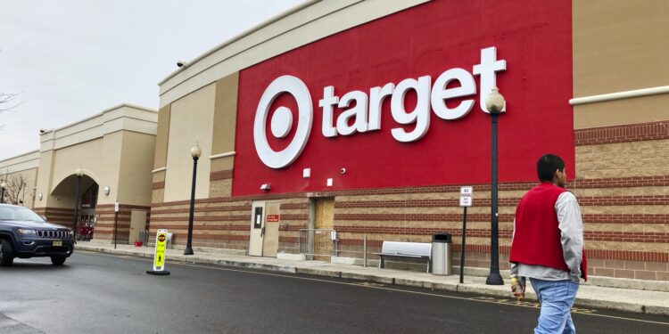 Target tiene cuidadosamente las tarifas y los precios, siguiendo a Walmart y Home Depot: NPR