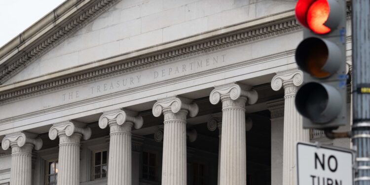 El déficit presupuestario de los Estados Unidos alcanzó los $ 316 mil millones en mayo