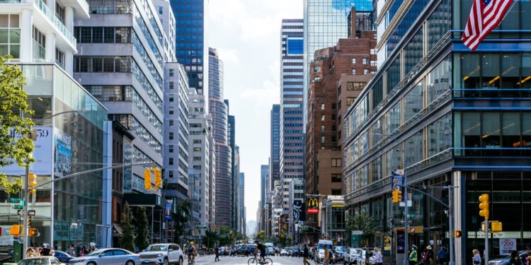 Las expectativas de recesión del CEO disminuyen del susto de abril, dice la encuesta