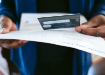 La Fed tenía tasas de interés estables, pero los APR de tarjetas de crédito siguen subiendo