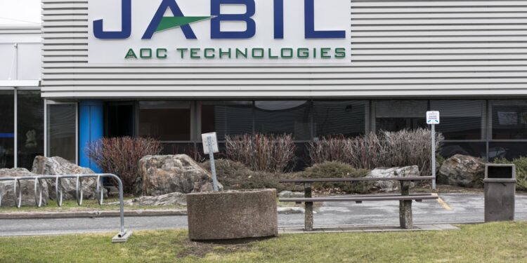 Las existencias que hacen los movimientos más grandes del mediodía: Jabil, JetBlue, Sunrun, Valero, Terapéutica de Léutide y más