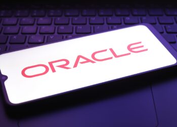 Acciones que realizan los movimientos más grandes del mediodía: Chime Financial, Oracle, Boeing, CuVac, Datadog y más