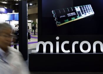 Acciones que realizan los movimientos más grandes del mediodía: MU, Penn, Eqix, Corz