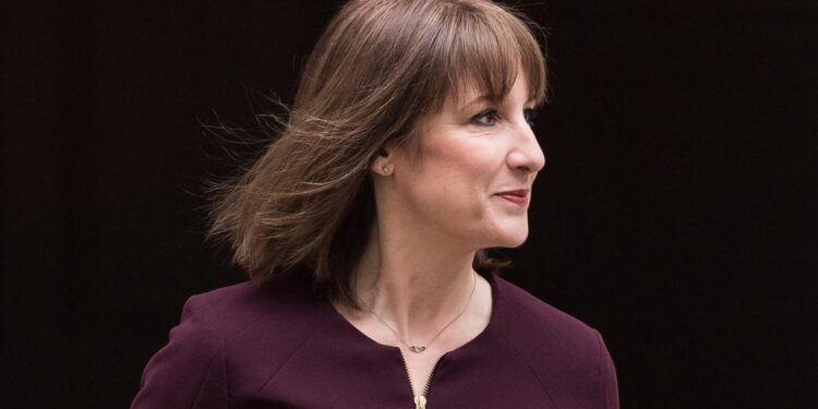 Los planes de Reeves que contienen con el mercado de bonos